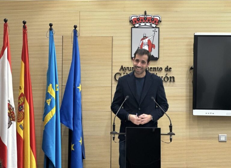Izquierda Unida critica la implantación de Uber en Gijón y alerta sobre sus efectos en el modelo de ciudad