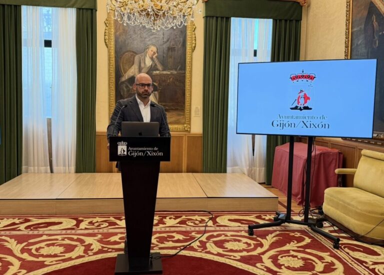 El Ayuntamiento aprueba nuevas plazas públicas y avanza en la reforma del estadio municipa