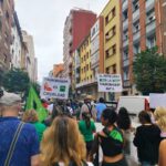La protesta antitaurina vuelve a recorrer Gijón y termina ante la plaza de El Bibio